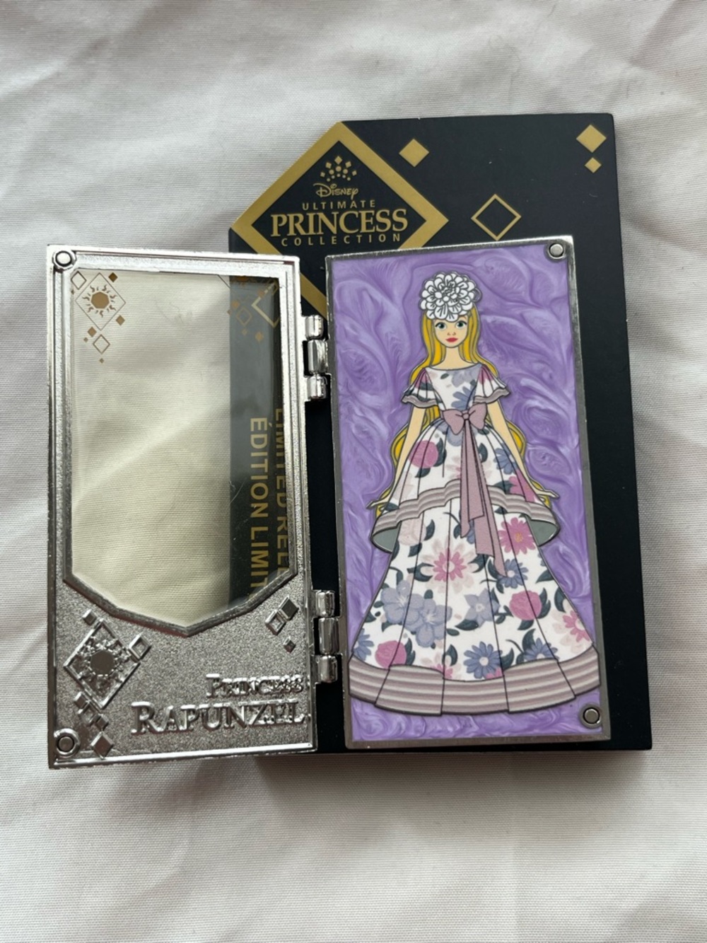 Disney Ultimate Princess Collection Rapunzel Limited Release Hinged Pin NWT